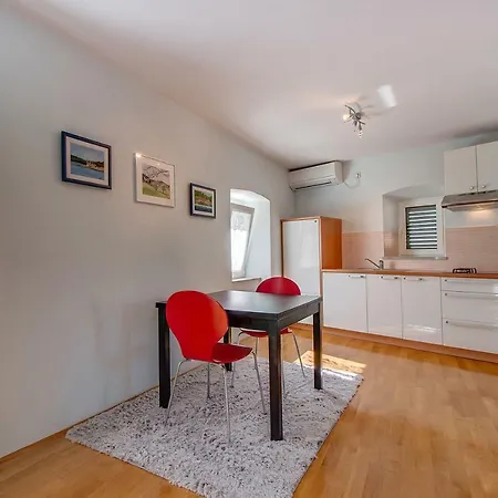 Jelena Apartment *