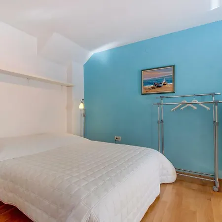 Jelena Apartman *